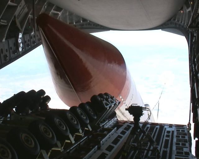 C-17 Globemaster III - Edwards team performs second test of small launch vehicle Picture