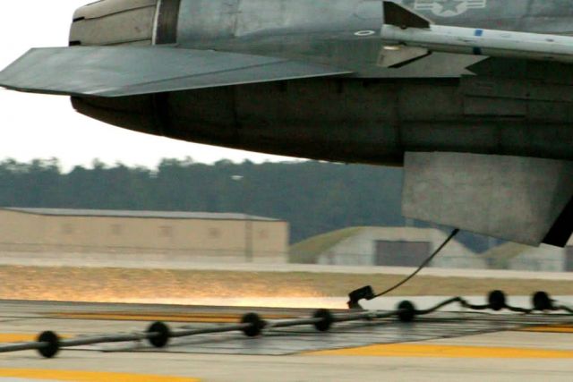 F-16 Fighting Falcon - Arresting system stops aircraft safely Picture