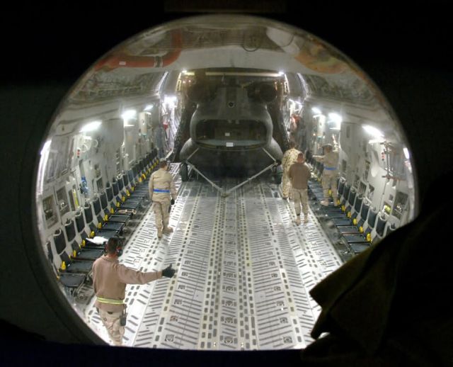 C-17 - C-17 cargo load Picture