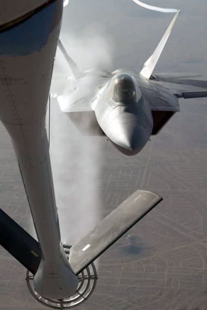 KC-135 - Give me water! Picture