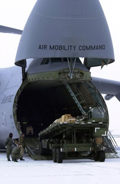 Operation Enduring Freedom - Cargo lifter Picture
