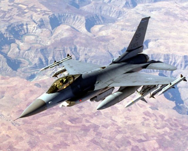 F-16 Fighting Flacon - F-16 Picture