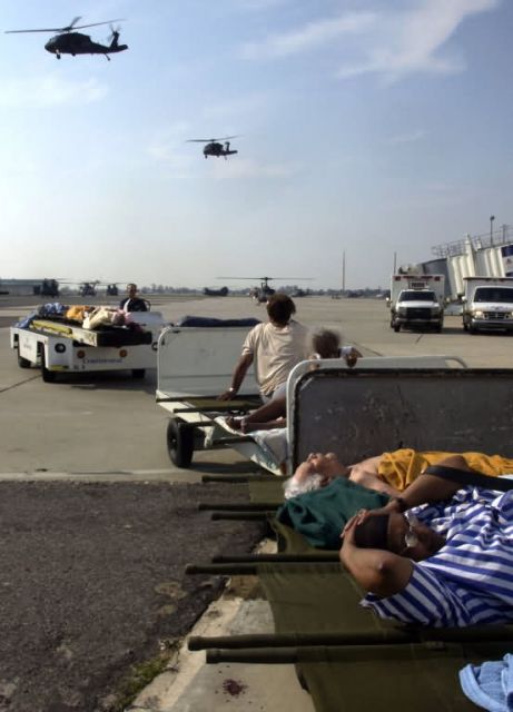 NEW ORLEANS - Air Force evacuates the sick and wounded Picture