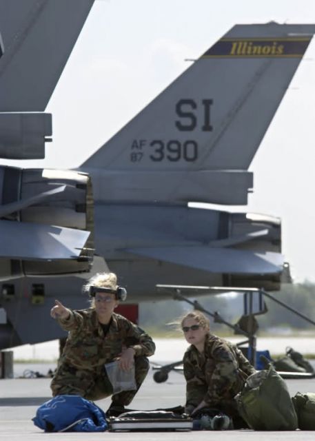 F-16 - Guardsmen familiarize Polish airmen with F-16 Picture