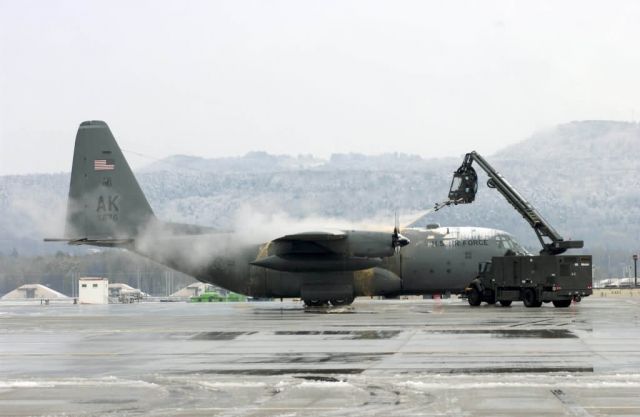 C-130 Hercules - Snow job Picture