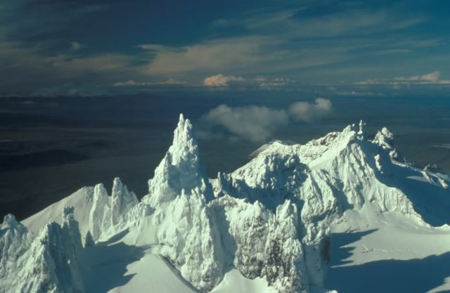 Aghileen Pinnacles (L), Frosty, Roundtop, Isanotski & Shishaldin in Background Picture