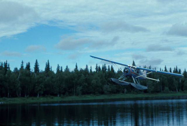 Floatplane Landing Picture