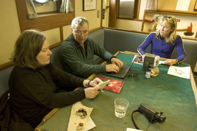 USFWS biologists work on board the MVTiglax Picture