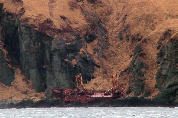 M/V Selendang Ayu Oil Spill Unalaska 2004 Picture