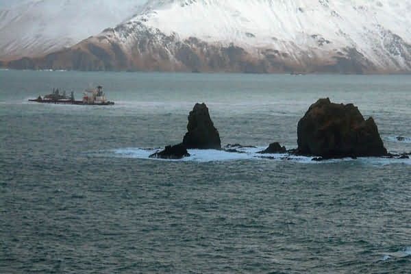 M/V Selendang Ayu Oil Spill Unalaska 2004 Picture