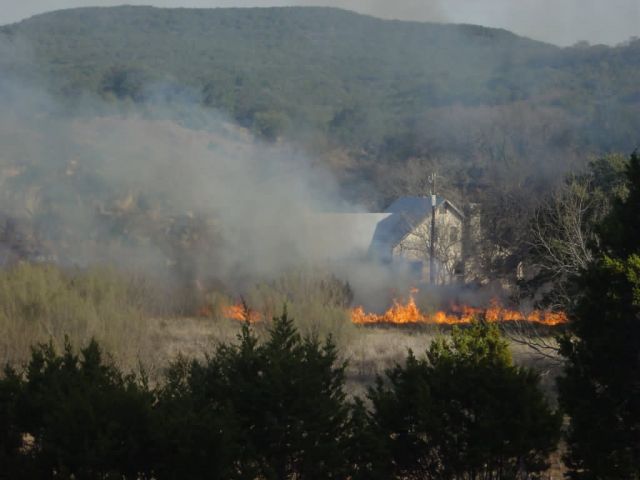 r2-tx-bar-wui prescribed fire with house Picture