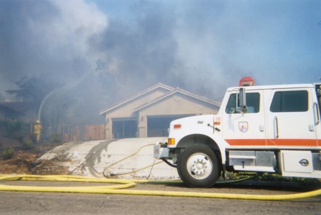 r8-ca-tnr-structure protection during 2003 fires Picture