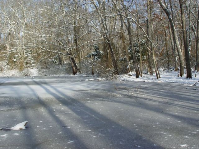 WOE9 Glacial Kettle Pond at Rhode Island's NWR Complex Administration/Visitor Center Picture