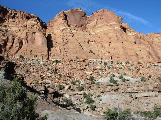 Red sandstone cliffs Picture