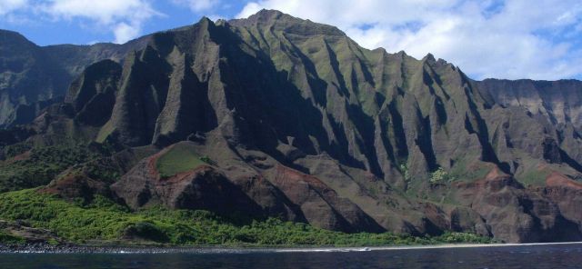 A scene along the rugged Na Pali coast Picture