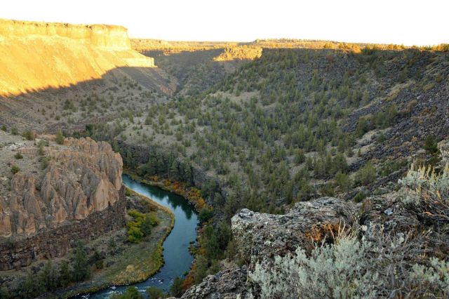 River canyon on the Columbia River Plateau . Picture
