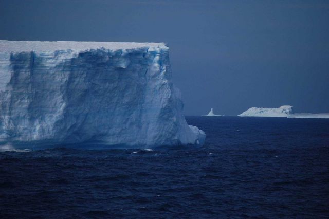 Icebergs Picture