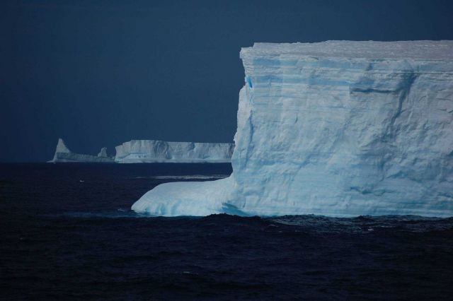 Icebergs Picture