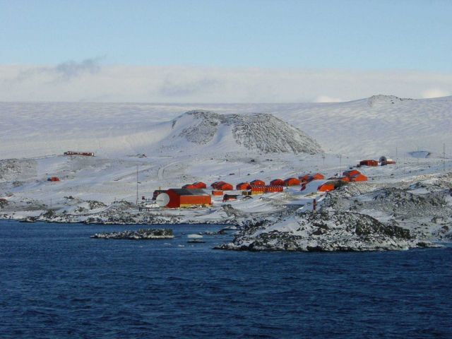 A base camp for observing penguins and marine mammals as well as other scientific observations. Picture