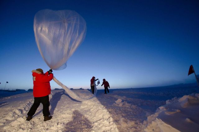 Launching an ozonesonde balloon Picture