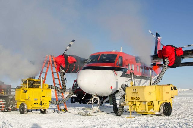 Keeping engines and interior of aircraft warm. Picture