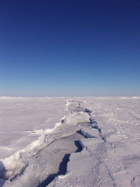 A fracture in the ice field Picture