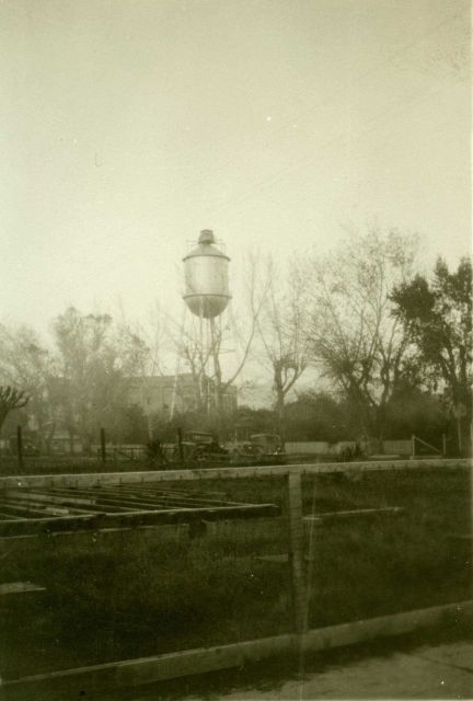 Station Glendive was the center of the water tank at Glendive Picture