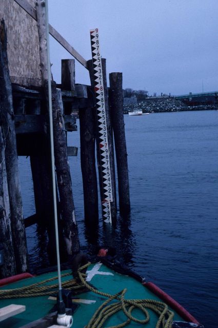 Canadian Hydrographic Service tide staff graduated in meters. Picture
