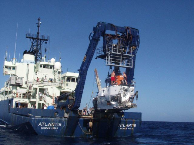 Mountains in the Sea Expedition 2004 Picture