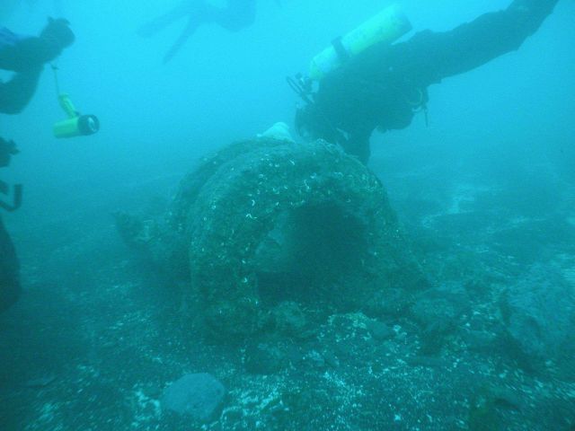 Diving on the windlass of the Kad'yak Picture