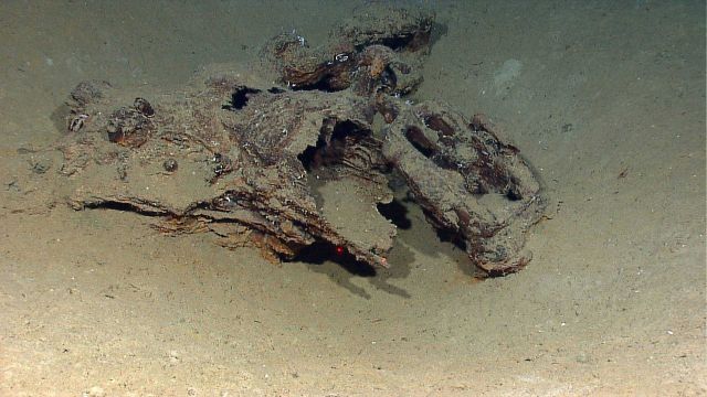 Deteriorating material on seafloor - perhaps anthropogenic in origin. Picture