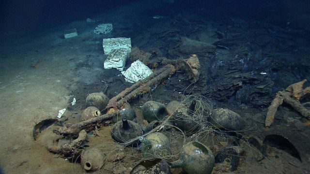 Artifacts from Monterrey B shipwreck Picture