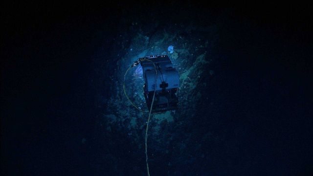 ROV D2 inspecting basalt outcrops and associated biota. Picture