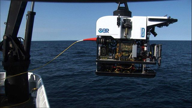 Deep Discoverer ready for launch from the NOAA Ship OKEANOS EXPLORER. Picture