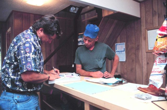 A Mississippi state biologist works with bait fishermen to conserve local stocks Picture