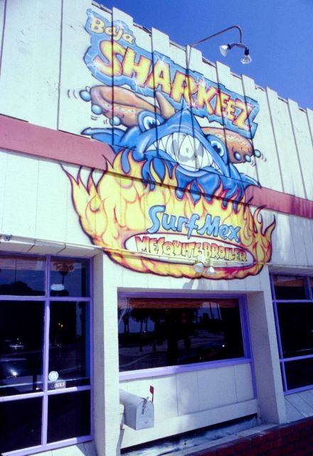 A boardwalk cafe in Newport Beach promotes its name in T-shirt style well-suited to Southern California Picture