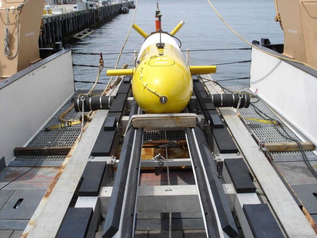 Testing the Eagle Ray AUV ( Autonomous underwater vehicle) from the NOAA Ship HENRY BIGELOW Picture