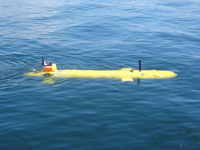 Testing the Eagle Ray AUV ( Autonomous underwater vehicle) from the NOAA Ship HENRY BIGELOW Picture