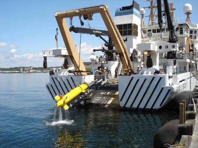 Testing the Eagle Ray AUV ( Autonomous underwater vehicle) from the NOAA Ship HENRY BIGELOW Picture