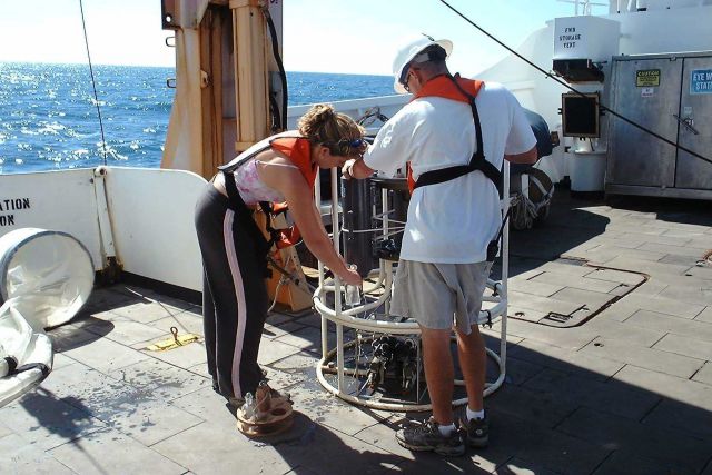 CTD operations on the NOAA Ship GORDON GUNTER Picture