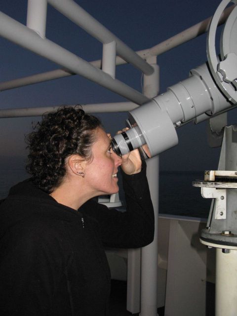 Moon-gazing with the Bigeyes binoculars. Picture