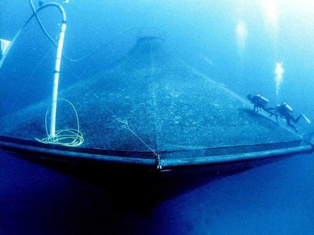 SeaStation 3000 with feeding tube approximately 40 feet below the surface offshore of Honolulu, Hawaii Picture