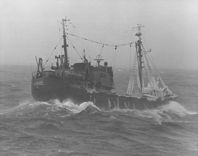Soviet SRT KOROSTEN laboring in heavy seas Picture