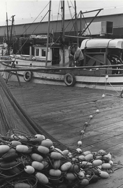 Repairing salmon nets Picture