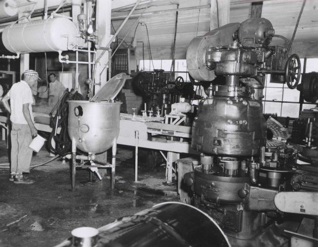 Cooking and packing machines at De Jean Packing Co. Picture