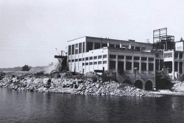 Crown-Zellerbach grinder room no Picture