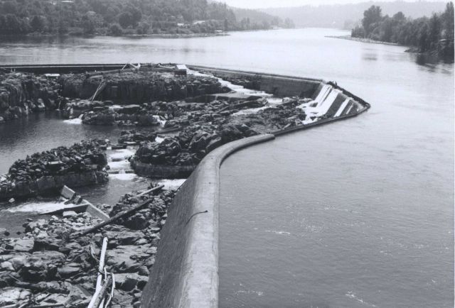 Panorama of the dam and falls at Willamette Falls showing the fish ladder that allows the salmon to continue upstream to their spawning grounds. Picture