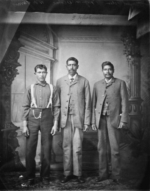 3 whalemen. Picture