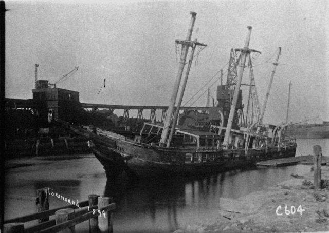 Old whaler, New Bedford, 1899. Picture