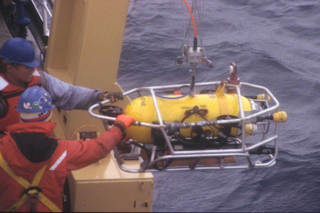 The remote-operated vehicle (ROV) AERG-8, being deployed from the research vessel. Picture